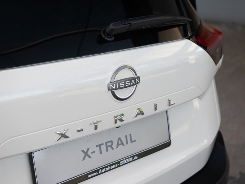 Nissan X-Trail Tekna 7-Sitzer elektr. Heckklappe Navi