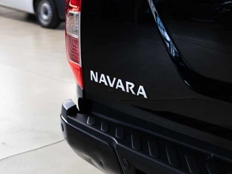 Nissan Navara Double Cab 2.3 dCi N-Guard 4x4 Autm. AHK GSD Navi 360 Kamera